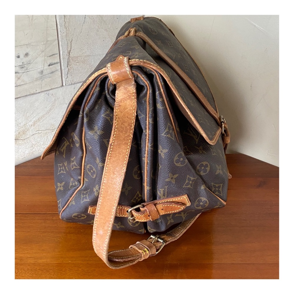 AUTHENTIC LOUIS VUITTON SAUMUR 35 CROSSBODY BAG - Picture 4 of 14